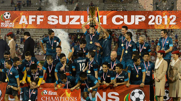 Bóng đá Singapore sốc nặng khi nhà vô địch AFF Cup 2012 tử nạn